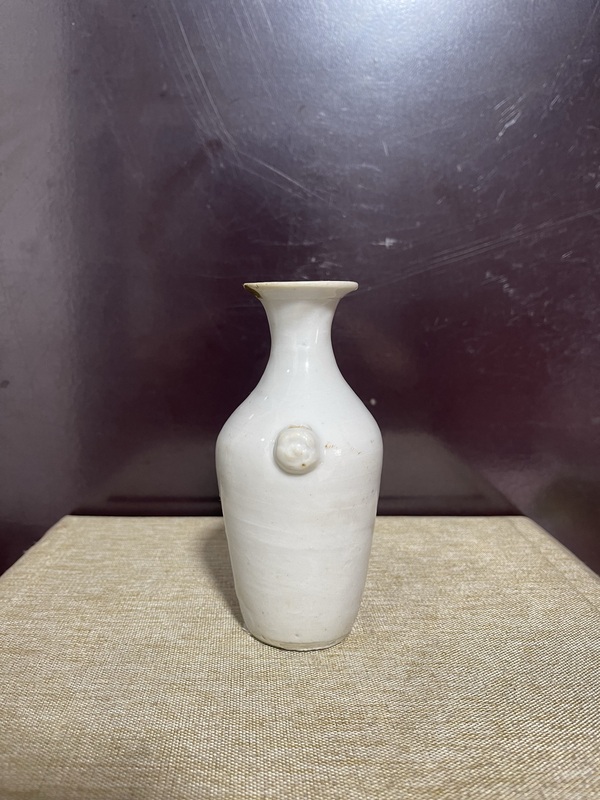 古玩陶瓷晚清白釉獅耳瓶拍賣，當前價格1080元