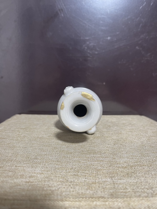 古玩陶瓷晚清白釉獅耳瓶拍賣，當前價格1080元