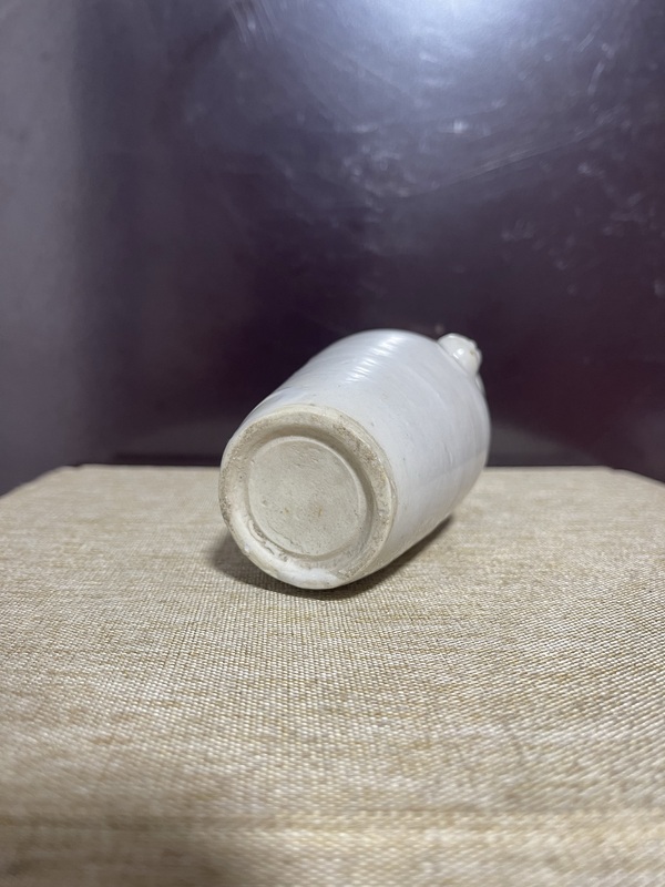古玩陶瓷晚清白釉獅耳瓶拍賣，當前價格1080元
