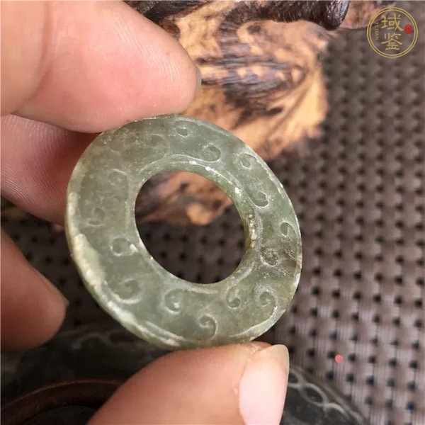 古玩玉器和田玉雕“卷云紋璧”真品鑒賞圖
