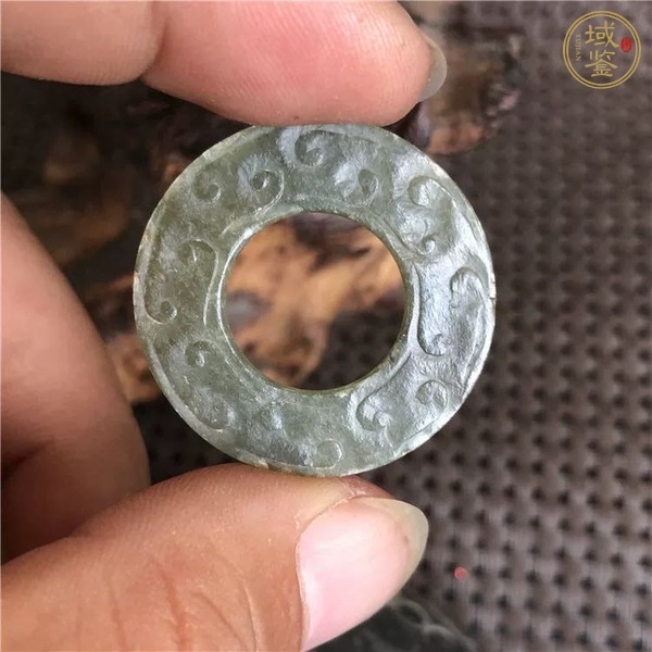 古玩玉器和田玉雕“卷云紋璧”真品鑒賞圖