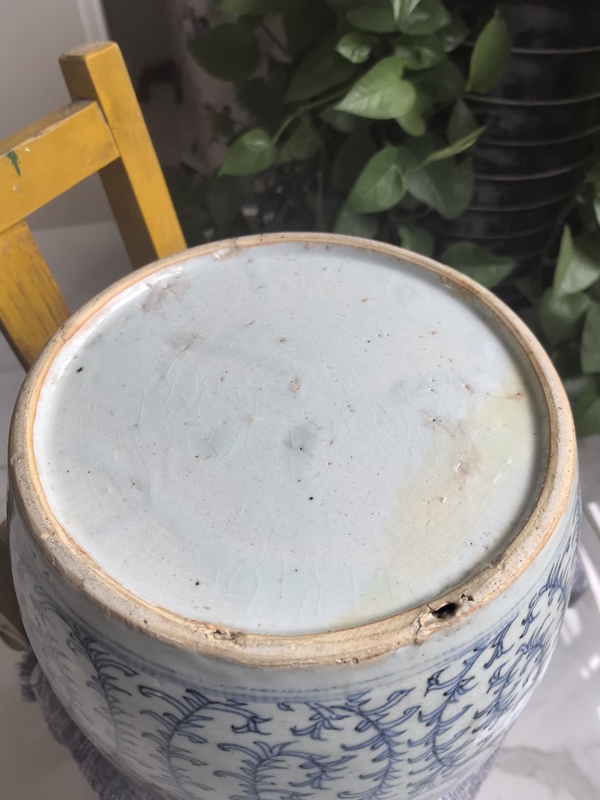 古玩陶瓷清中期 青花纏枝花卉紋罐拍賣(mài)，當(dāng)前價(jià)格100元