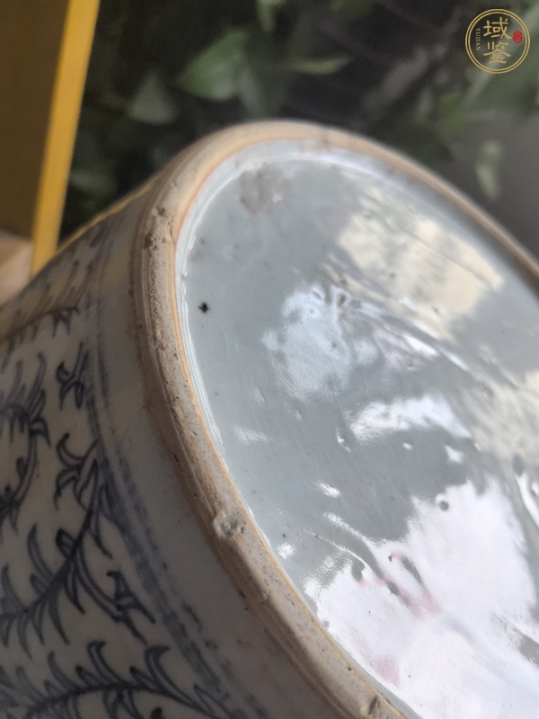 古玩陶瓷 纏枝花卉青花罐真品鑒賞圖