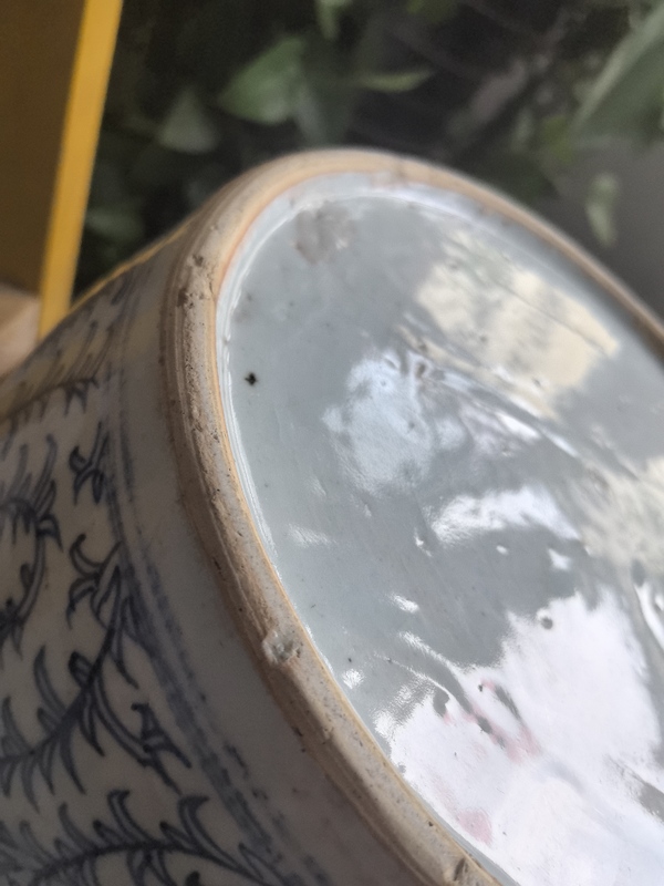 古玩陶瓷清中期 青花纏枝花卉紋罐拍賣(mài)，當(dāng)前價(jià)格100元