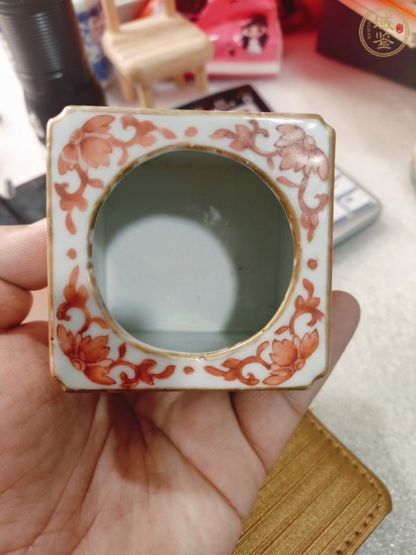 古玩礬紅四方倭角水盂真品鑒賞圖