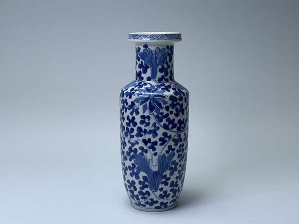 古玩陶瓷清晚期·青花纏枝蓮紋棒槌瓶拍賣,當(dāng)前價格388元