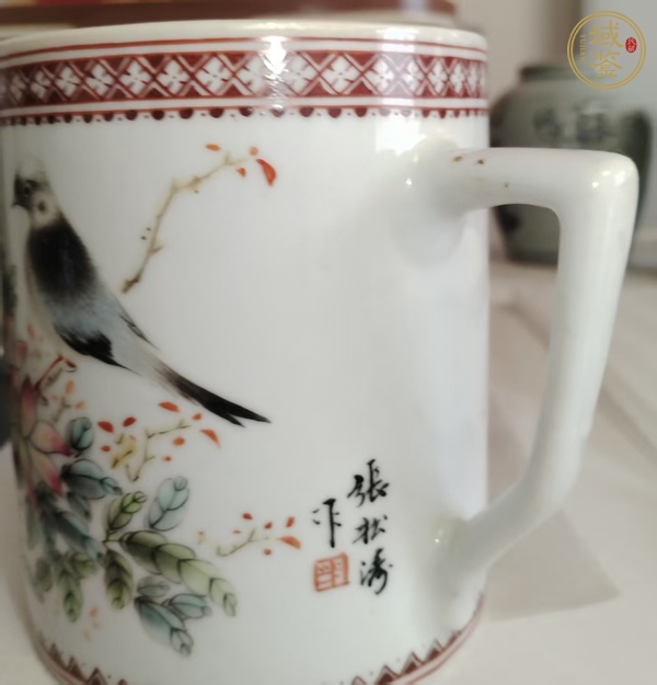 古玩陶瓷花鳥紋粉彩執(zhí)杯真品鑒賞圖