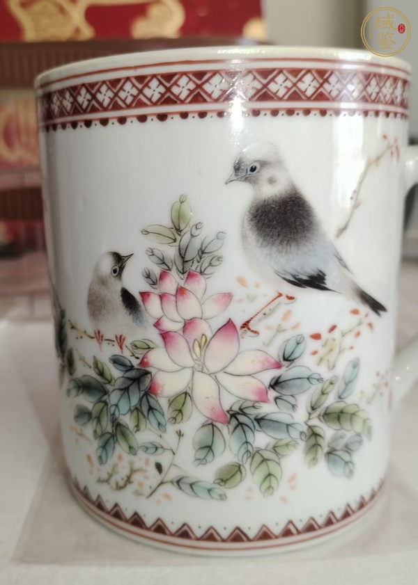古玩陶瓷花鳥紋粉彩執(zhí)杯真品鑒賞圖