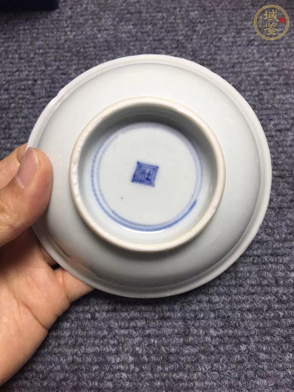 古玩陶瓷花卉紋青花盤(pán)真品鑒賞圖