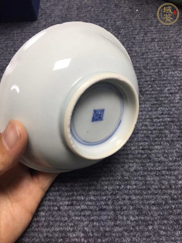 古玩陶瓷花卉紋青花盤(pán)真品鑒賞圖