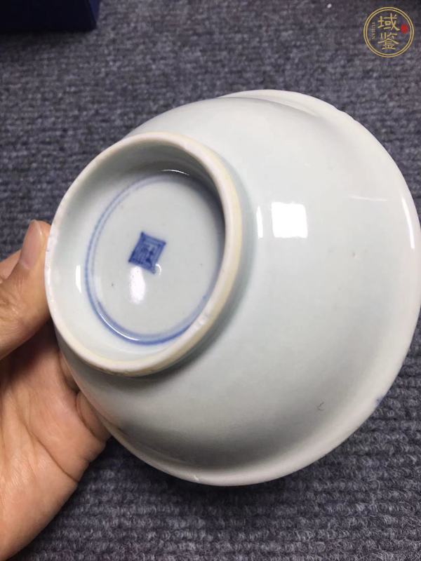 古玩陶瓷花卉紋青花盤(pán)真品鑒賞圖