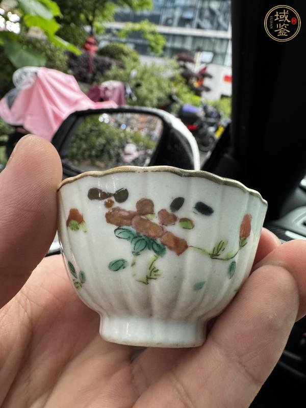 古玩陶瓷花卉紋粉彩杯真品鑒賞圖