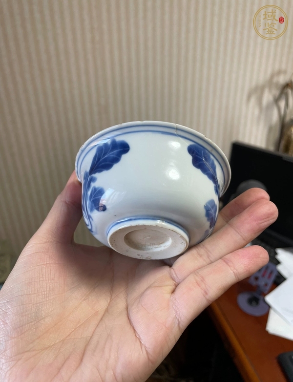 古玩陶瓷萊菔紋玉環(huán)底青花杯真品鑒賞圖
