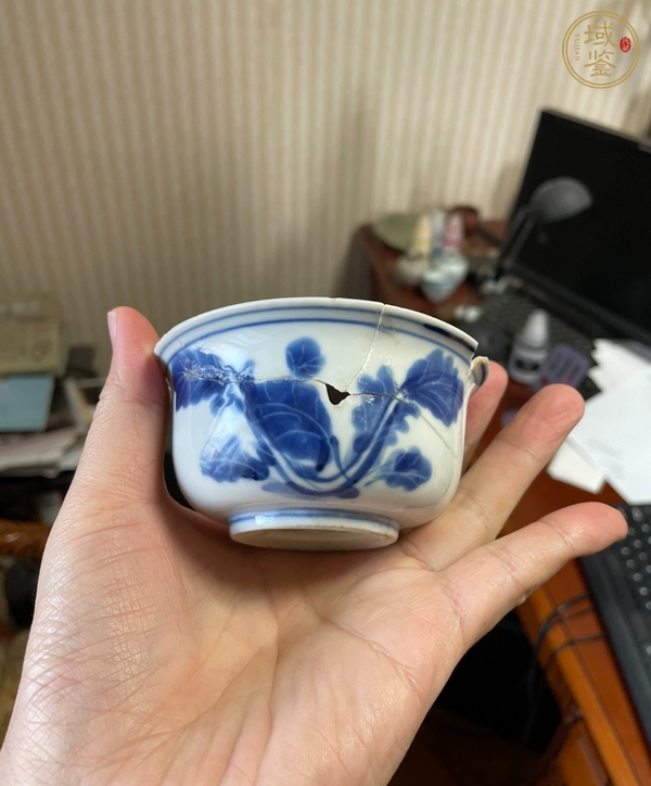 古玩陶瓷萊菔紋玉環(huán)底青花杯真品鑒賞圖
