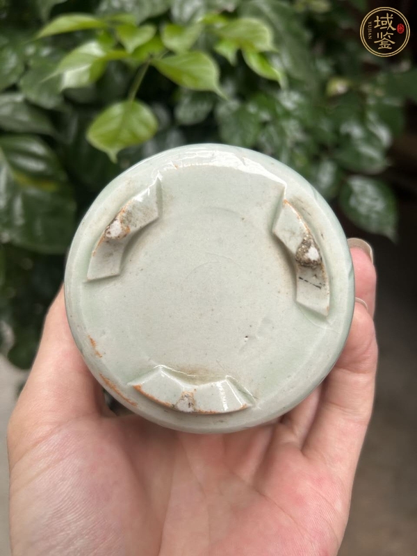 古玩陶瓷清中期 青釉刻花筒式香爐真品鑒賞圖