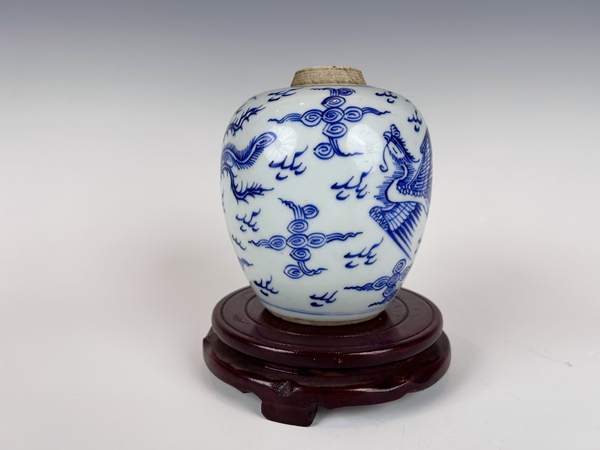 古玩陶瓷清雍正 · 青花鳳紋罐拍賣，當(dāng)前價格0元