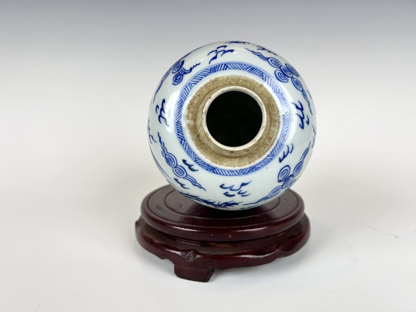 古玩陶瓷清雍正 · 青花鳳紋罐拍賣，當(dāng)前價格0元