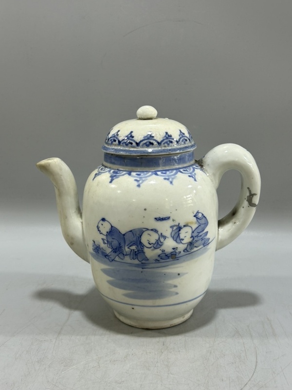 古玩轉(zhuǎn)賣民國青花茶壺拍賣，當(dāng)前價格999元