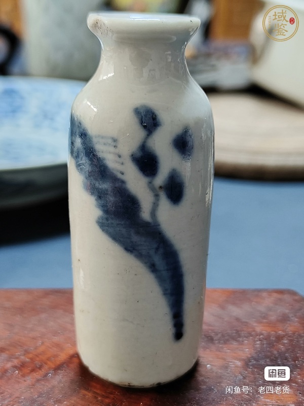 古玩清中期 青花花鳥(niǎo)紋香瓶真品鑒賞圖