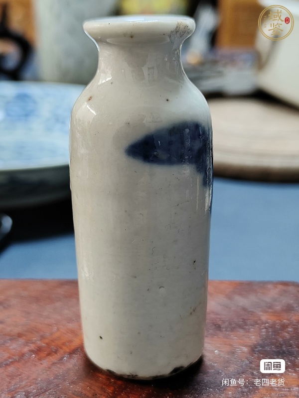 古玩陶瓷清中期 青花花鳥(niǎo)紋香瓶真品鑒賞圖