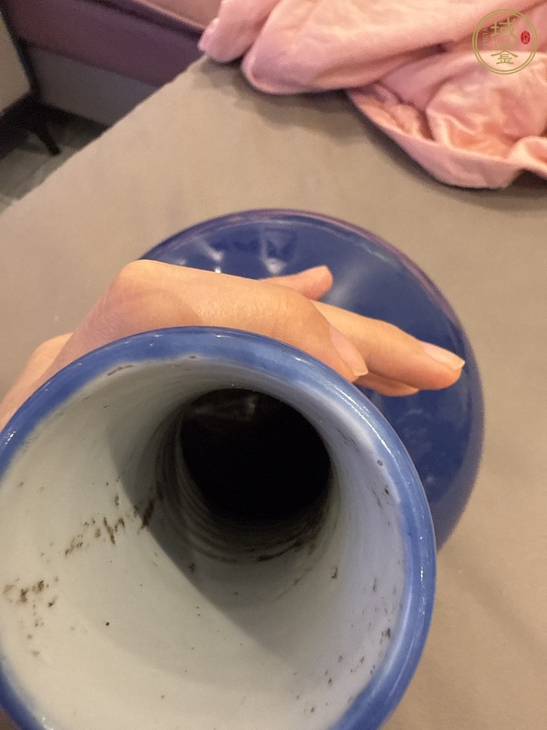 古玩陶瓷霽藍(lán)釉天球瓶真品鑒賞圖