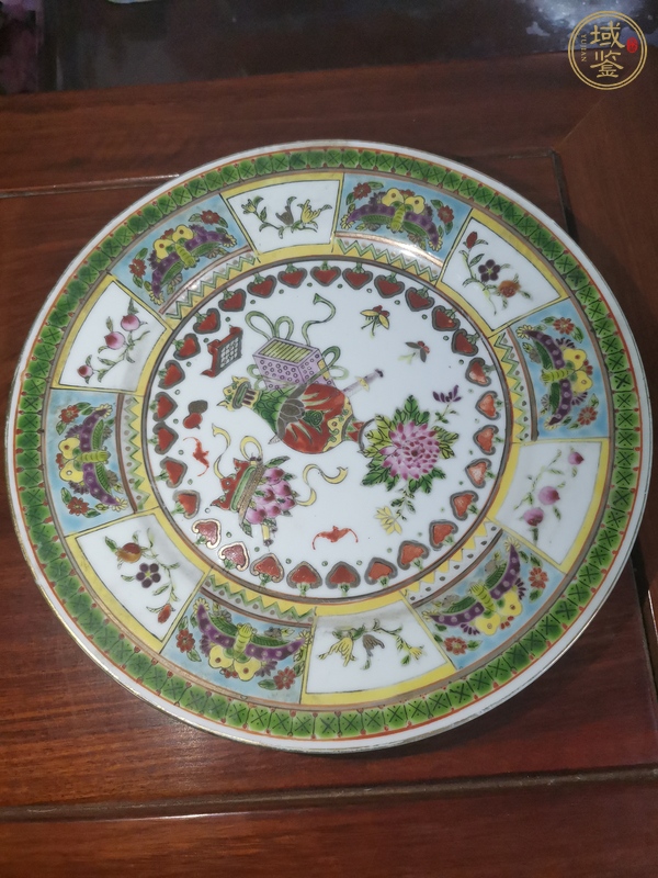 古玩陶瓷粉彩花卉紋盤真品鑒賞圖