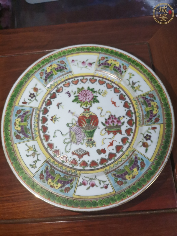 古玩陶瓷粉彩花卉紋盤真品鑒賞圖