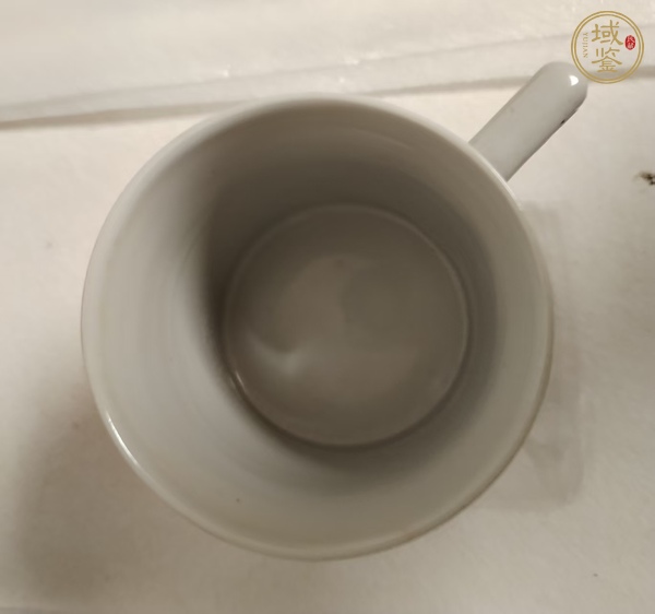 古玩陶瓷花鳥紋執蓋杯真品鑒賞圖