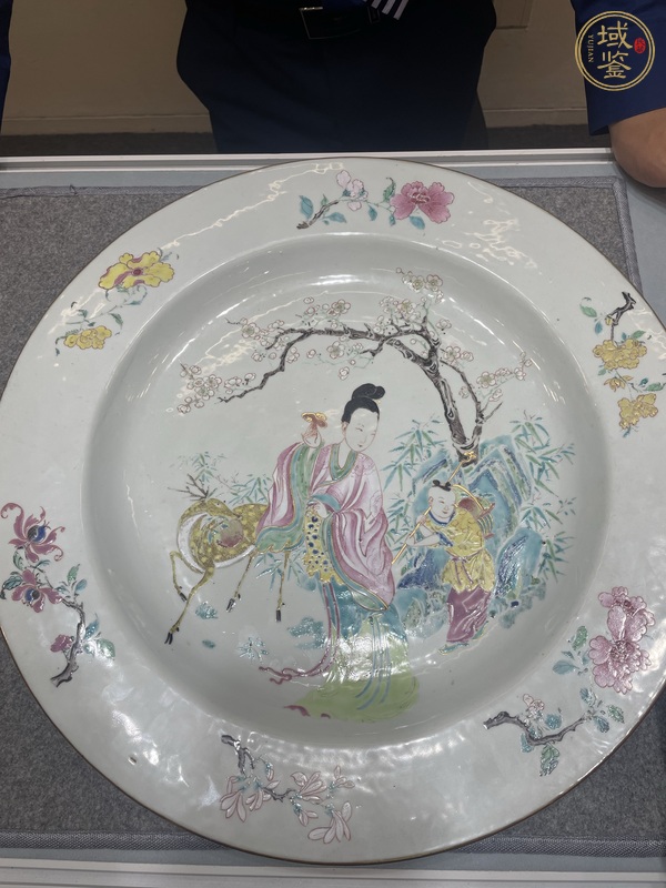 古玩陶瓷粉彩人物故事盤真品鑒賞圖