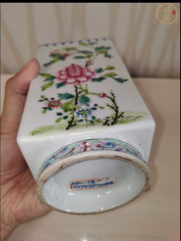古玩陶瓷粉彩花卉紋四方琮式瓶真品鑒賞圖