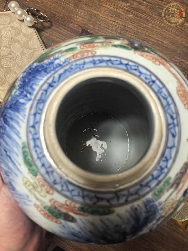 古玩陶瓷青花加彩罐真品鑒賞圖