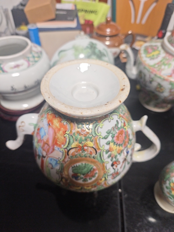 古玩陶瓷咸豐廣彩壺拍賣(mài)，當(dāng)前價(jià)格980元