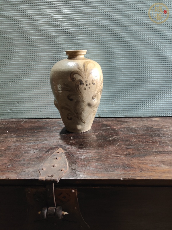 古玩陶瓷白釉褐彩梅瓶真品鑒賞圖