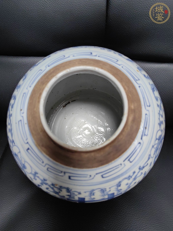 古玩陶瓷嘉慶纏枝花囍字紋青花蓋罐真品鑒賞圖
