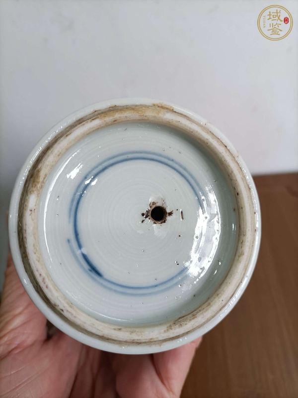 古玩陶瓷青花礬紅葡萄紋雞腿瓶真品鑒賞圖