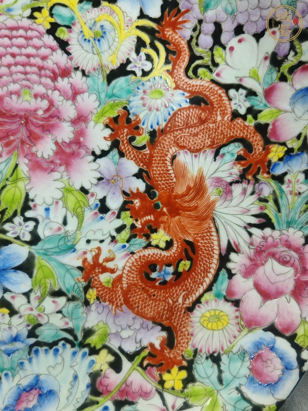 古玩陶瓷墨地粉彩龍鳳紋盤(pán)真品鑒賞圖