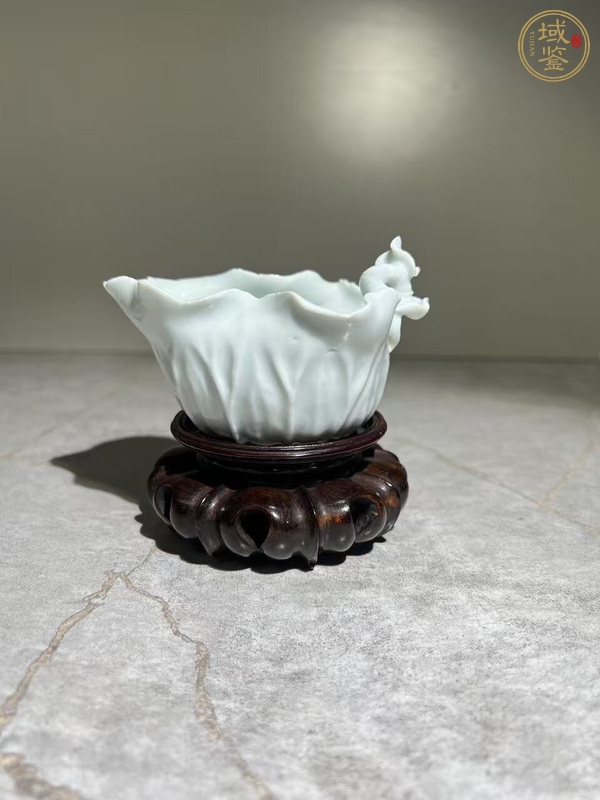 古玩陶瓷白釉荷葉杯真品鑒賞圖