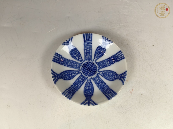 古玩陶瓷晚清壽字紋青花碟真品鑒賞圖