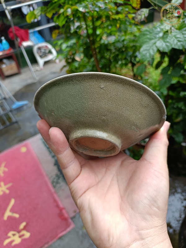 古玩龍泉青瓷刻花洗真品鑒賞圖