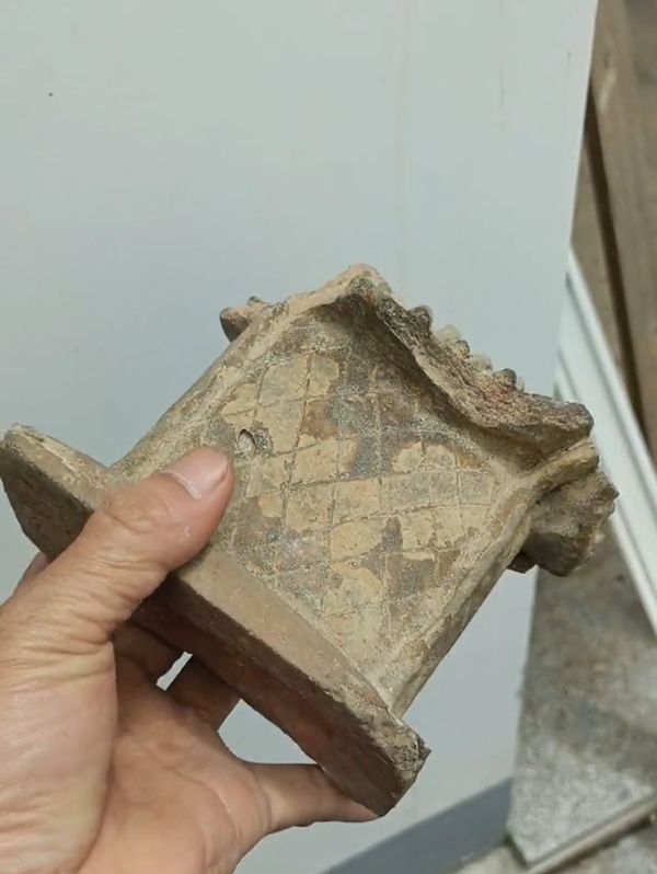 古玩陶瓷宣州窯褐釉瓷塑拍賣,當前價格3900元