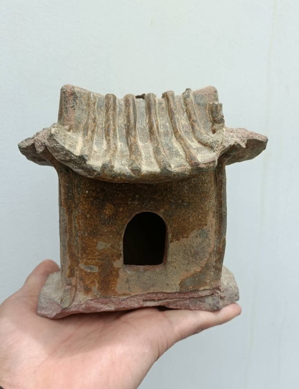 古玩轉(zhuǎn)賣宣州窯褐釉瓷塑拍賣，當(dāng)前價格588元