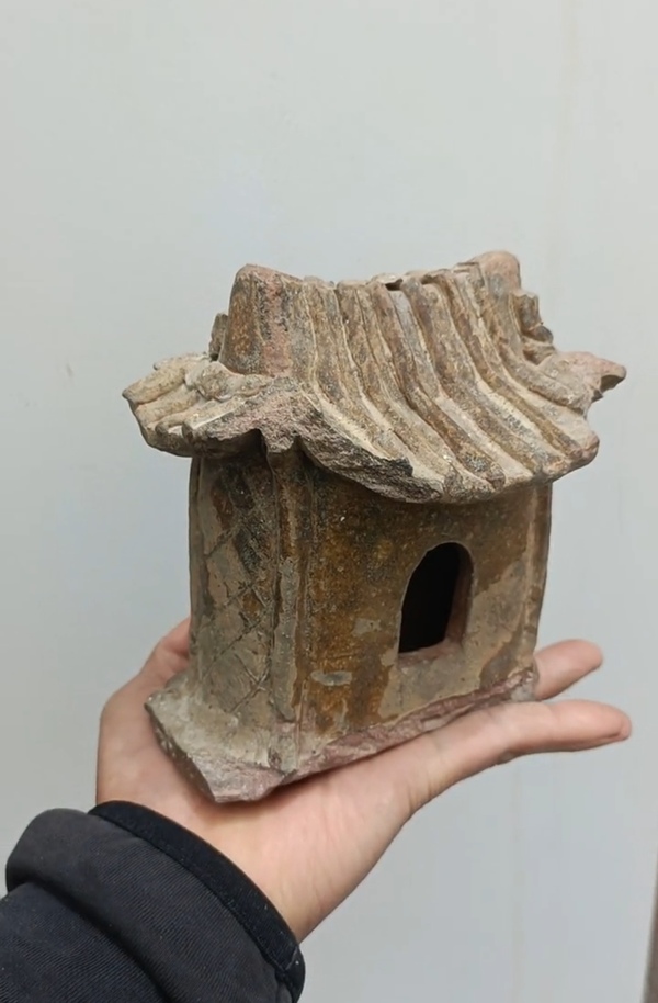 古玩陶瓷宣州窯褐釉瓷塑拍賣,當前價格3900元