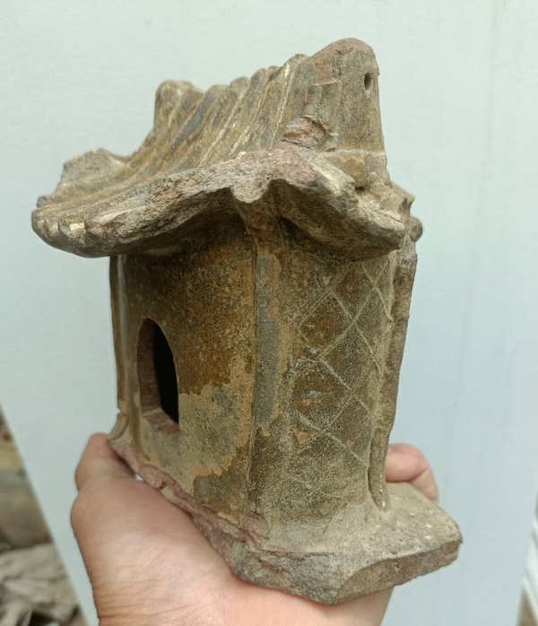古玩陶瓷宣州窯褐釉瓷塑拍賣,當前價格3900元