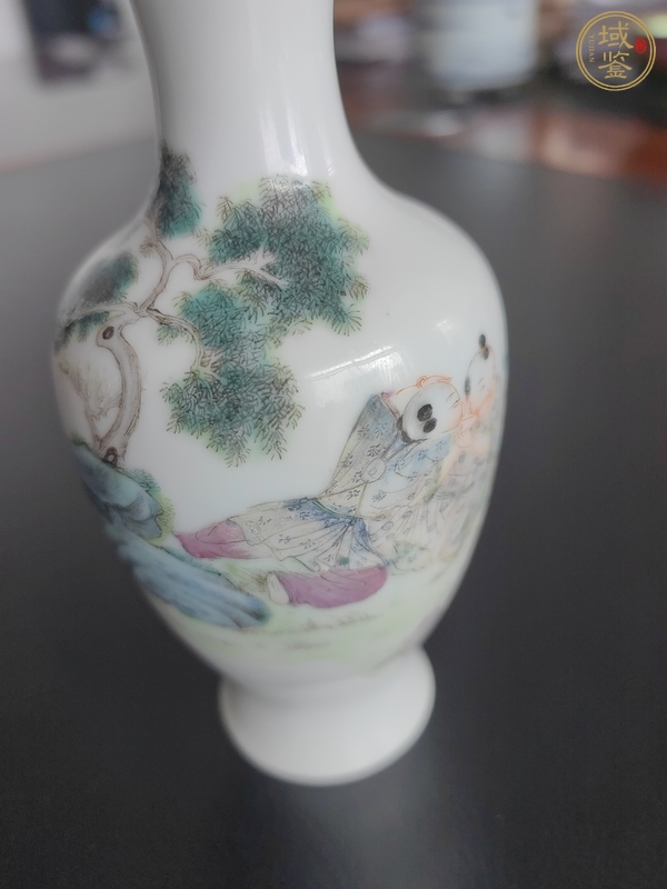 古玩陶瓷嬰戲紋粉彩觀音瓶真品鑒賞圖