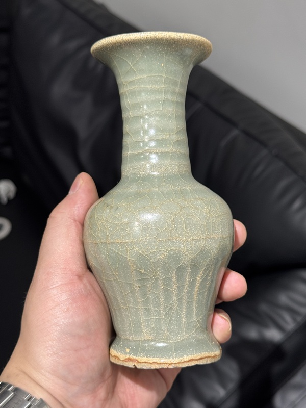 古玩陶瓷龍泉青瓷撇口瓶拍賣,當前價格12000元