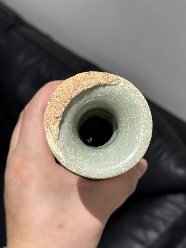 古玩陶瓷龍泉青瓷撇口瓶拍賣,當前價格12000元