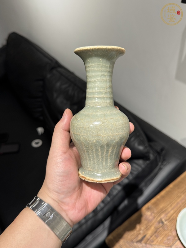 古玩陶瓷龍泉青瓷撇口瓶真品鑒賞圖