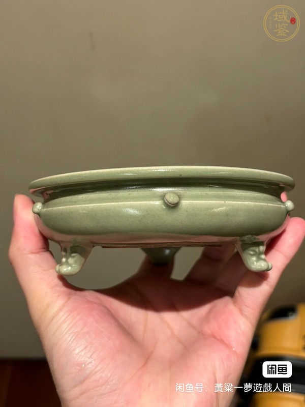 古玩陶瓷龍泉窯青釉香爐真品鑒賞圖