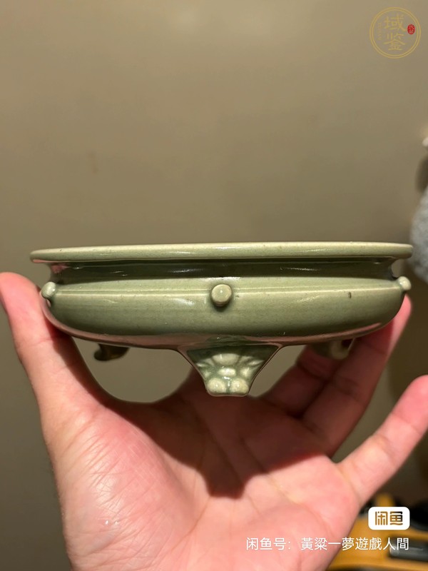 古玩陶瓷龍泉窯青釉香爐真品鑒賞圖