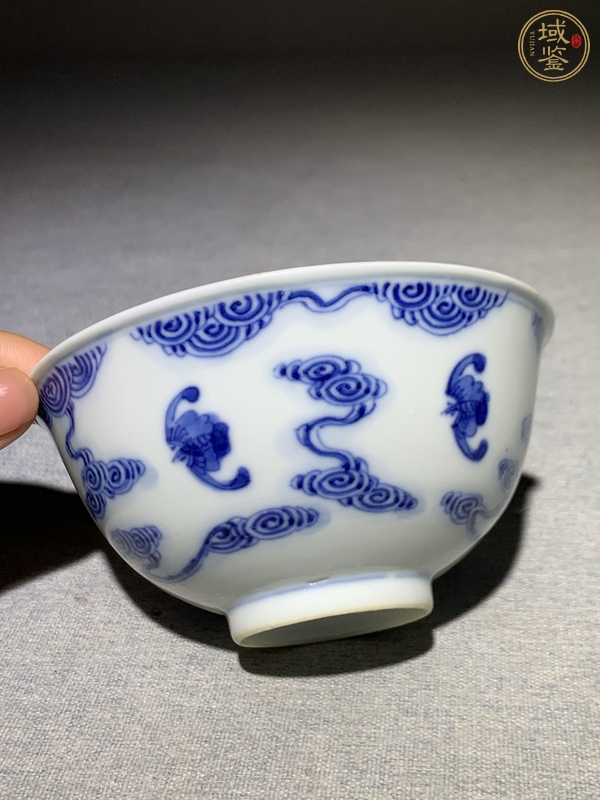 古玩云蝠紋青花碗真品鑒賞圖